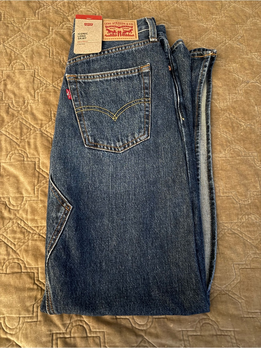 Levi's NWT Dark Blue Denim Long Skirt Size 25 - Picture 2 of 4